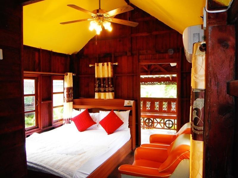 Suksomjai Hotel Ράγιονγκ Δωμάτιο φωτογραφία